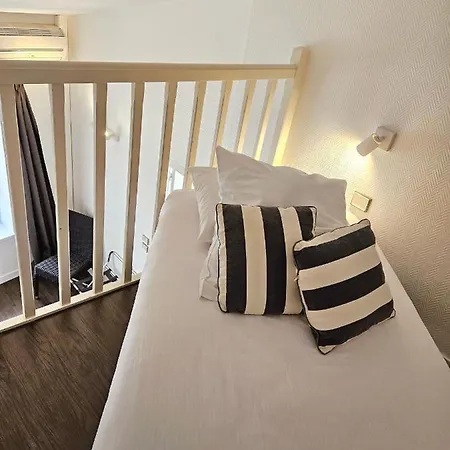 Du Port Hotel 3*