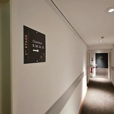 Hotel Du Port 3*