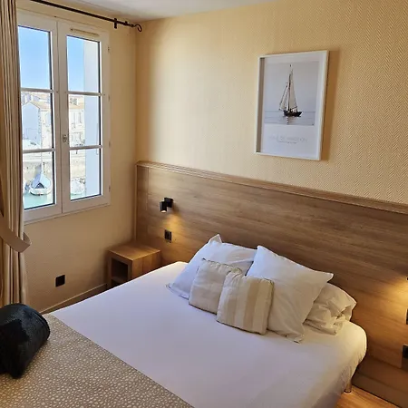 Du Port ホテル 3*