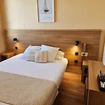 Hotel Du Port 3*