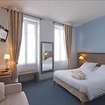 Du Port Hotel