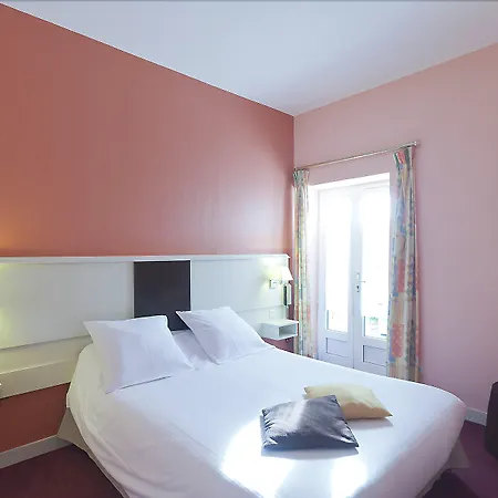Du Port Hotel