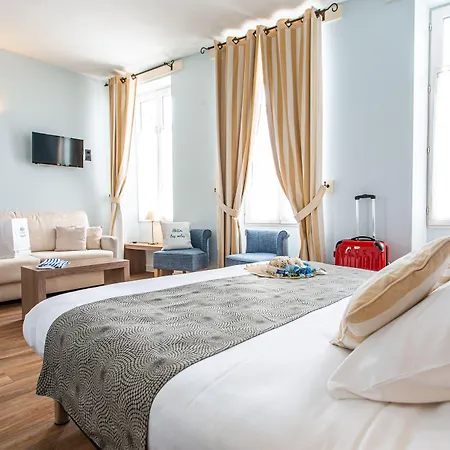 Du Port Hotel 3*