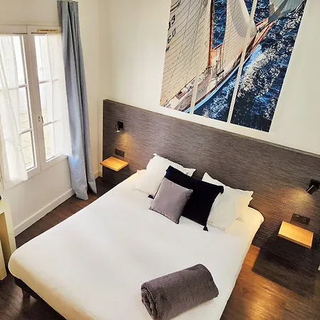 Hotel Du Port 3*