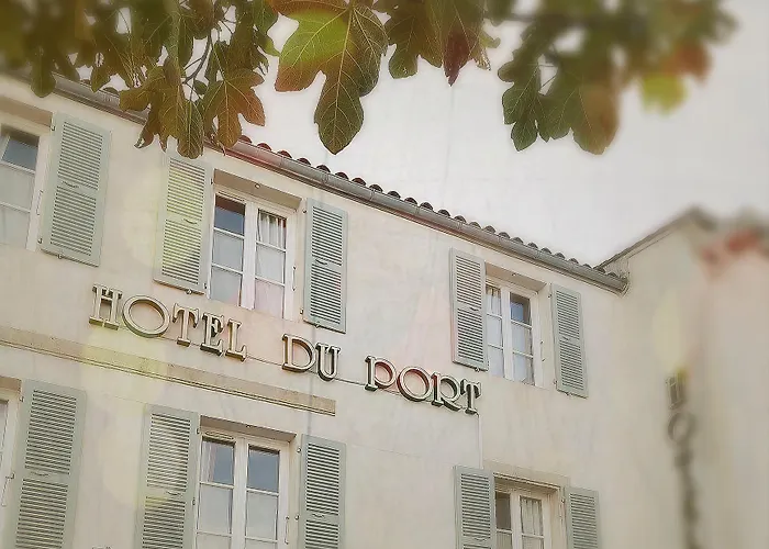 Hotel Du Port 3*